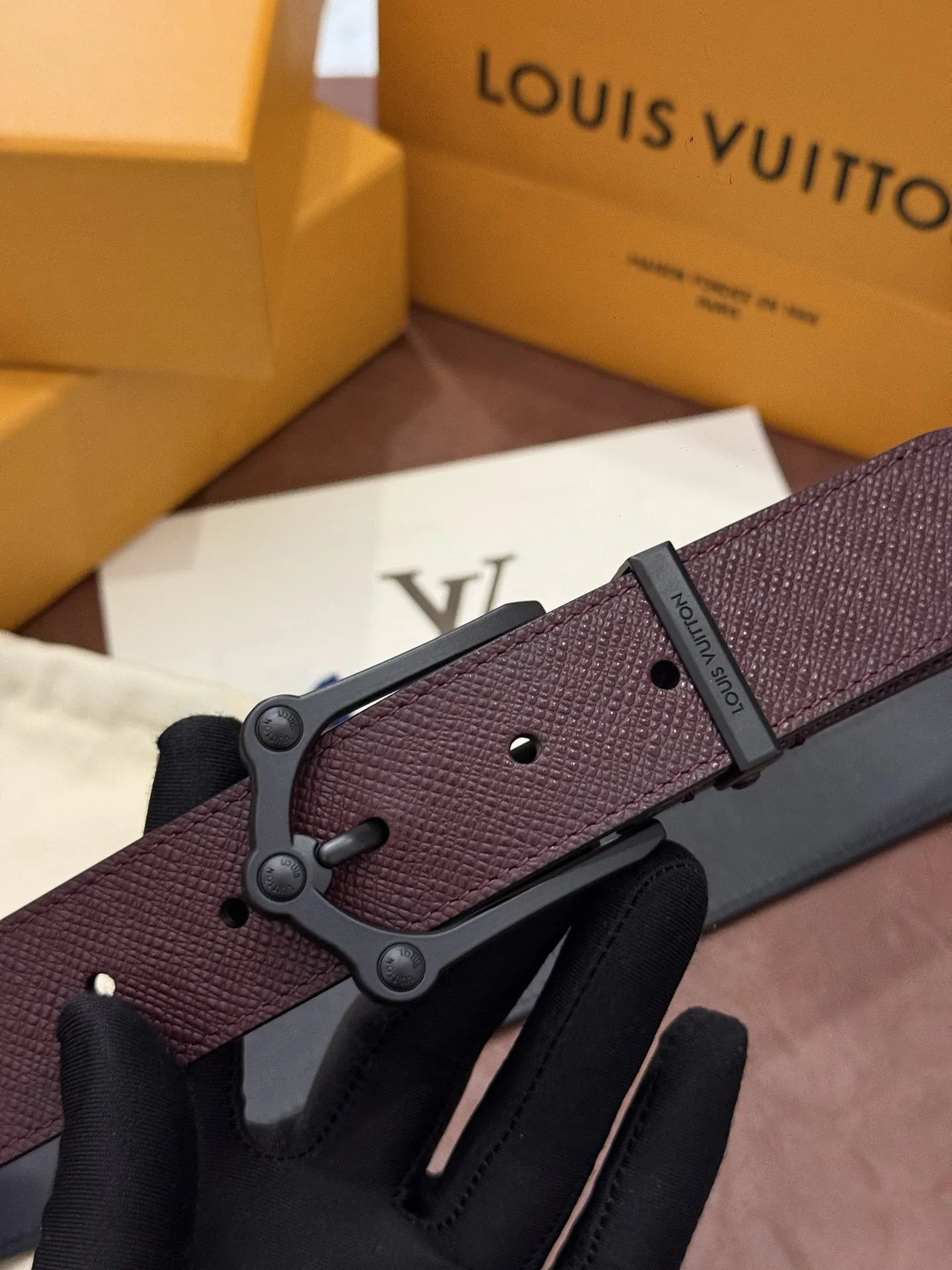 原单LV皮带|高仿LV皮带|精仿LV皮带|一比一LV皮带The Frog 3.5mm Reversible Belt in Crocodile是一款优雅且富有感染力的作品 