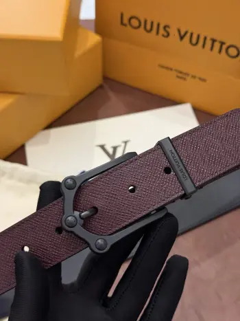 The Frog 3.5mm Reversible Belt in Crocodile是一款优雅且富有感染力的作品 