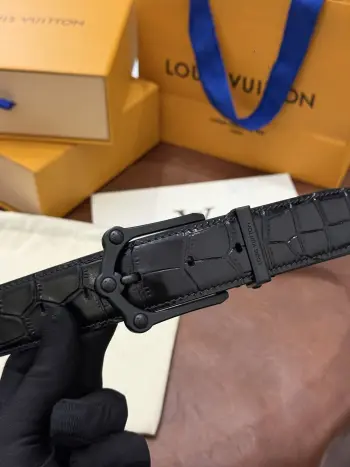 The Frog 3.5mm Reversible Belt in Crocodile是一款优雅且富有感染力的作品 