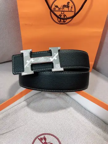 Hermes.爱马仕  宽度38MM 以其精湛工艺高品质材料和经典设计备受推崇 是男士腰带顶级选择 简约大气 适合商务和休闲场合 产品手感细腻 不仅是实用配饰 更是身份与品味的象征
