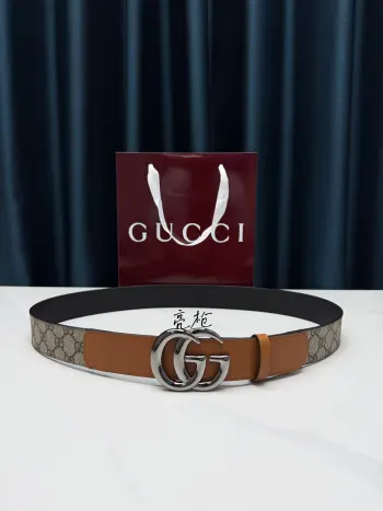 宽度3.8cm 此拼接款——焦糖色光面牛皮与米色GG老花帆布拼接带身 反面黑色光面牛皮 双G互扣金属扣亮金 亮银两色 酒红礼盒全套 