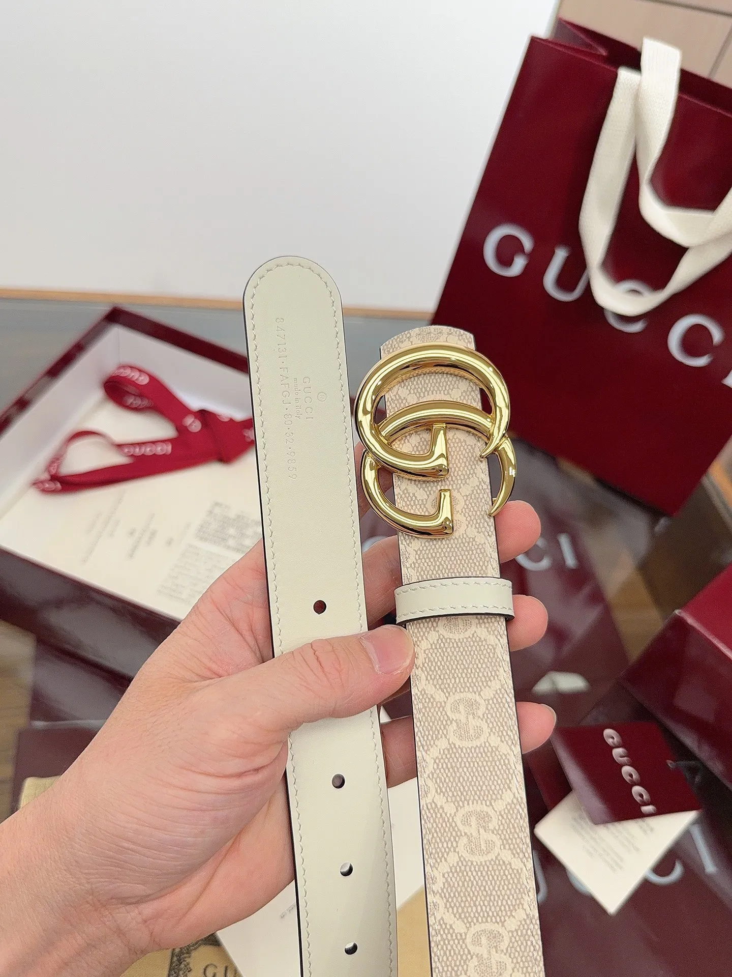 gucci G女式新款腰帶 專櫃同步 寬3.0厘米 帶身帆布燕麦色老花-拼進口米白小牛皮 精緻真空電鍍双G型鋼扣 雙面可用