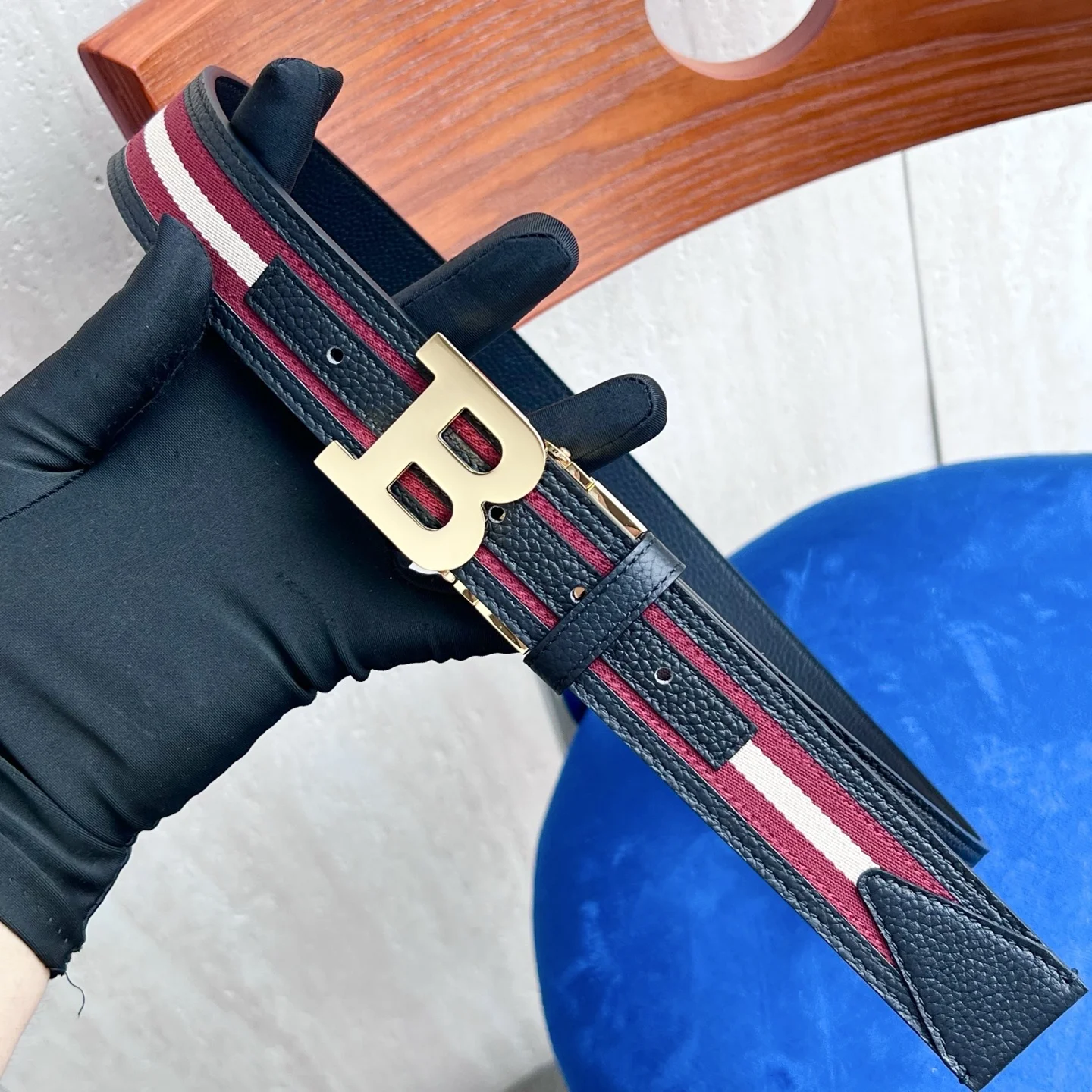BALLY (巴利) 专柜同款 采用织带布搭配双面togo皮 纯铜精品扣头打造 双面可用 柔软细腻 休闲商务 百搭大方 商务休闲 尺寸 3.4cm颜色 黑白红白布金 白 枪