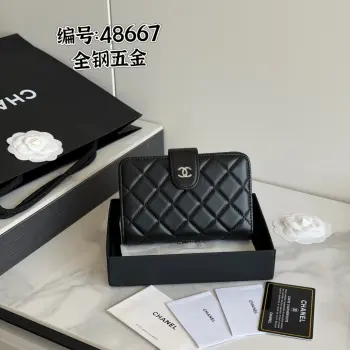 chanel -经典中号双层钱包到货 —全钢五金麦 - 顶级原单top 进口小羊皮的菱格纹路 非常耐看 亮金五金非常时髦  10个卡位 非常高级 专柜断货王 可放信用卡硬币 百元大钞 开合按扣编号 A48667 尺下:w15×h10×d2.5cm
