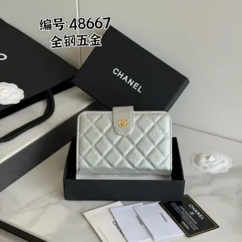 chanel -经典中号双层钱包到货 —全钢五金麦 - 顶级原单top 进口鱼子酱小牛皮的菱格纹路 非常耐看 亮金五金非常时髦  10个卡位 非常高级 专柜断货王 可放信用卡硬币 百元大钞 开合按扣编号 A48667 尺下:w15×h10×d2.5cm