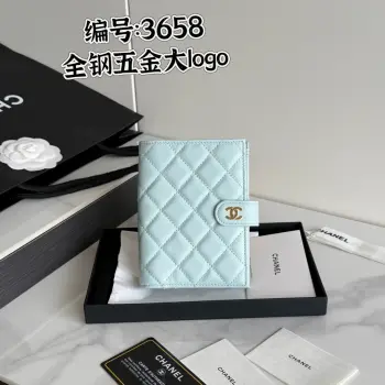 26S-新品 CHANEL 多功能护照夹鱼子酱牛皮制作 大logo五金 全钢这款设计以后也可能进入经典系列钱包 护照本 二合一产品款号 AP3658原单品质 细节美到淋漓尽致 尺寸15*10*3cm 