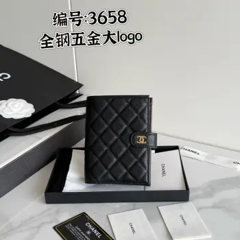 26S-新品 CHANEL 多功能护照夹鱼子酱牛皮制作 大logo五金 全钢这款设计以后也可能进入经典系列钱包 护照本 二合一产品款号 AP3658原单品质 细节美到淋漓尽致 尺寸15*10*3cm 