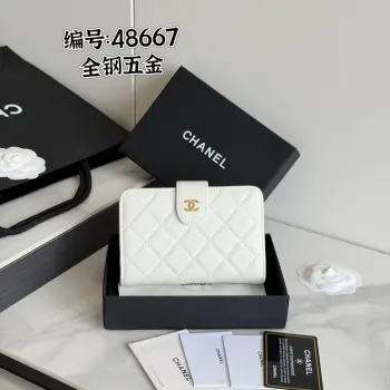 chanel -经典中号双层钱包到货 —全钢五金麦 - 顶级原单top 进口鱼子酱小牛皮的菱格纹路 非常耐看 亮金五金非常时髦  10个卡位 非常高级 专柜断货王 可放信用卡硬币 百元大钞 开合按扣编号 A48667 尺下:w15×h10×d2.5cm