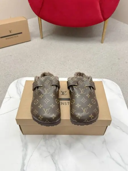 LVL家25𝐬𝐬 秋冬新品 老花面包穆勒羊毛拖鞋