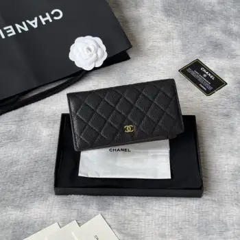 小香家 chanel 经典西装夹重磅到货最新小羊皮、球纹牛皮-鱼子酱牛皮质感，手感特别好！皮料五金，原单品质，信用卡位百元大钞 硬币口袋 支票jiay细节美到淋漓尽致！配全新全套！ 款号：AP0223-Ａ80285 尺寸10×19.5×2.5 cm