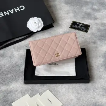 小香家 chanel 经典西装夹重磅到货最新小羊皮、球纹牛皮-鱼子酱牛皮质感，手感特别好！皮料五金，原单品质，信用卡位百元大钞 硬币口袋 支票jiay细节美到淋漓尽致！配全新全套！ 款号：AP0223-Ａ80285 尺寸10×19.5×2.5 cm