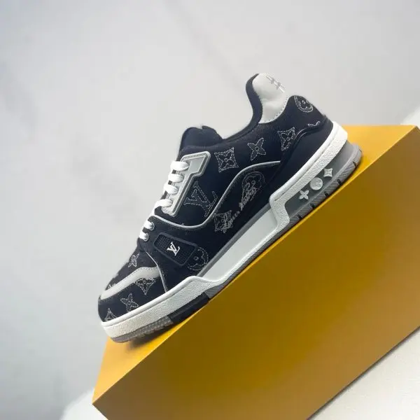 Louis Vuitton Trainer low-top fashion sneakers