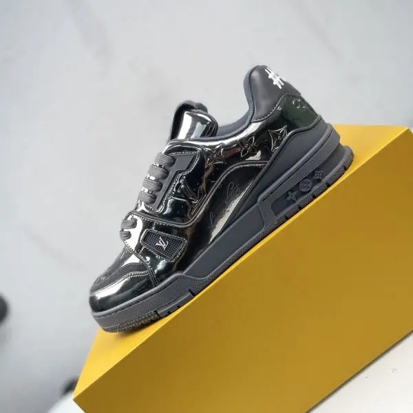 Louis Vuitton Trainer low-top fashion sneakers