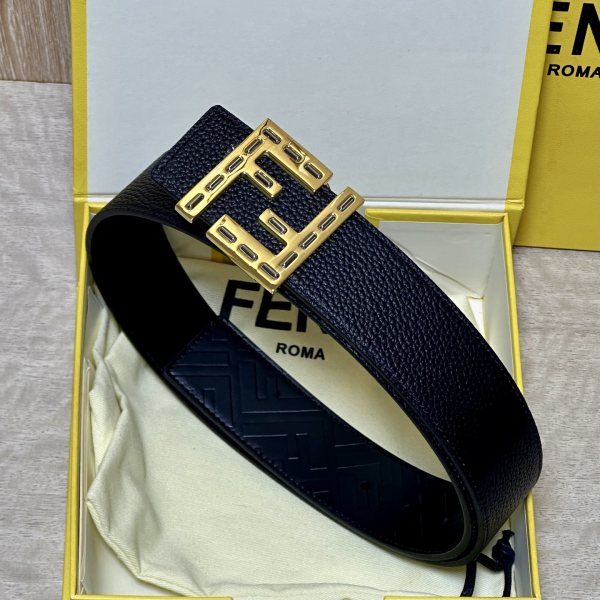 FENDl (芬迪)宽40MM双面原版小牛皮 搭配单钌钯电镀扣 完美的手感.油边 出众的设计.风格 高贵奢华 时尚大方 高清实拍 品质保证 双面️用