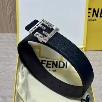 FENDl (芬迪)宽40MM双面原版小牛皮 搭配单钌钯电镀扣 完美的手感.油边 出众的设计.风格 高贵奢华 时尚大方 高清实拍 品质保证 双面️用