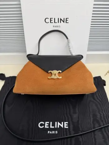 CELINE 新品Flair包包 New CELINE的高级 FLAIR小号手袋,颜色:咖啡尺寸(24X12X9厘米)牛剖层革,羊皮革包边牛剖层革衬里金色饰面拉链开合旋转锁扣开合1个主隔层1个内侧扁平口袋提手, 可拆卸肩带, 底部饰钉编号:L10BF5E40